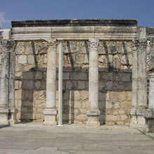 A crumbling synogogue in Capernaum.
