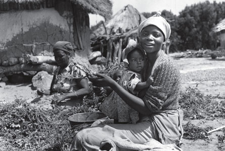 Women at work in a Native Reserve in Siwundula, Zimbabwe, 1956. Photo - Bert Hardy © Hulton Archive