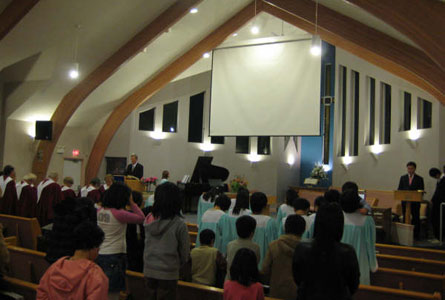 An joyous joint service of Praise was held with the Korean Congregation of St. Andrew's Nanaimo.  What a delight to see so many youth in the Choir.  And as always - food!