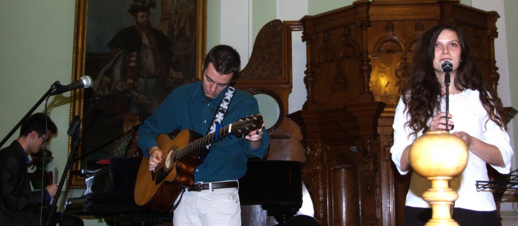Pianist, guitarist, singer